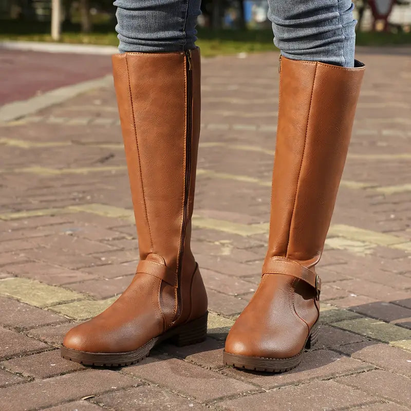 Modische kniehohe Stiefel mit Seitenreißverschluss