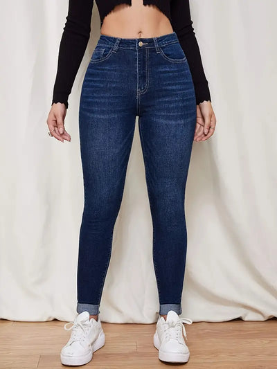 Schmal geschnittene Hochdehnbare Skinny Jeans mit einem Knopf