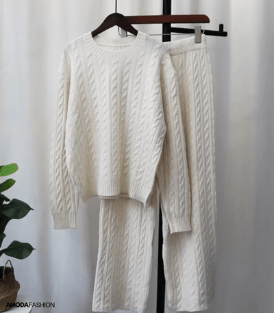 Pullover und Hosenanzug im Criss-Cross-Design für den Winter